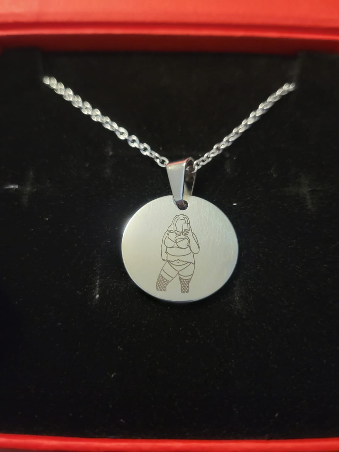 Customer photo review of Spicy Custom Engraved Photo Circle Necklace