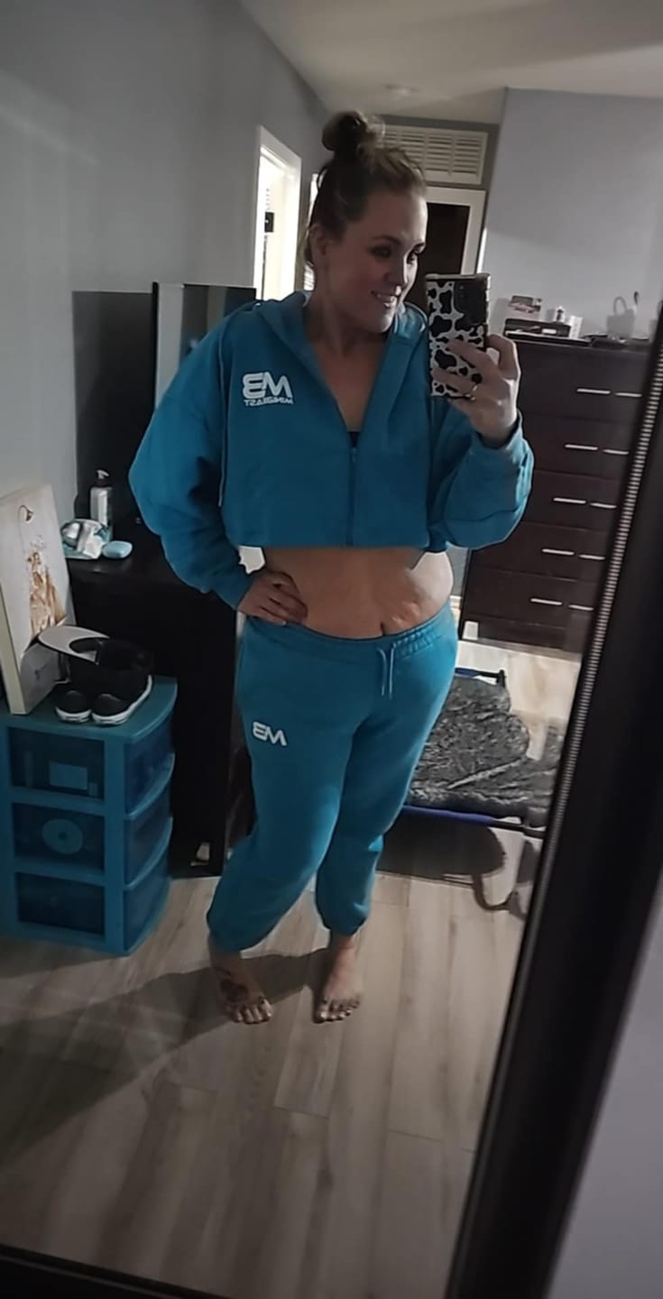 Customer photo review of Boyfriend Cropped Hoodie