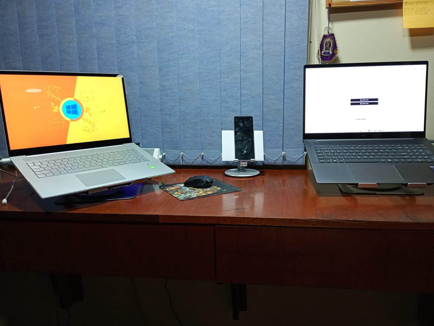 Customer photo review of Soporte de Laptop Giratorio 360 con Ventilador