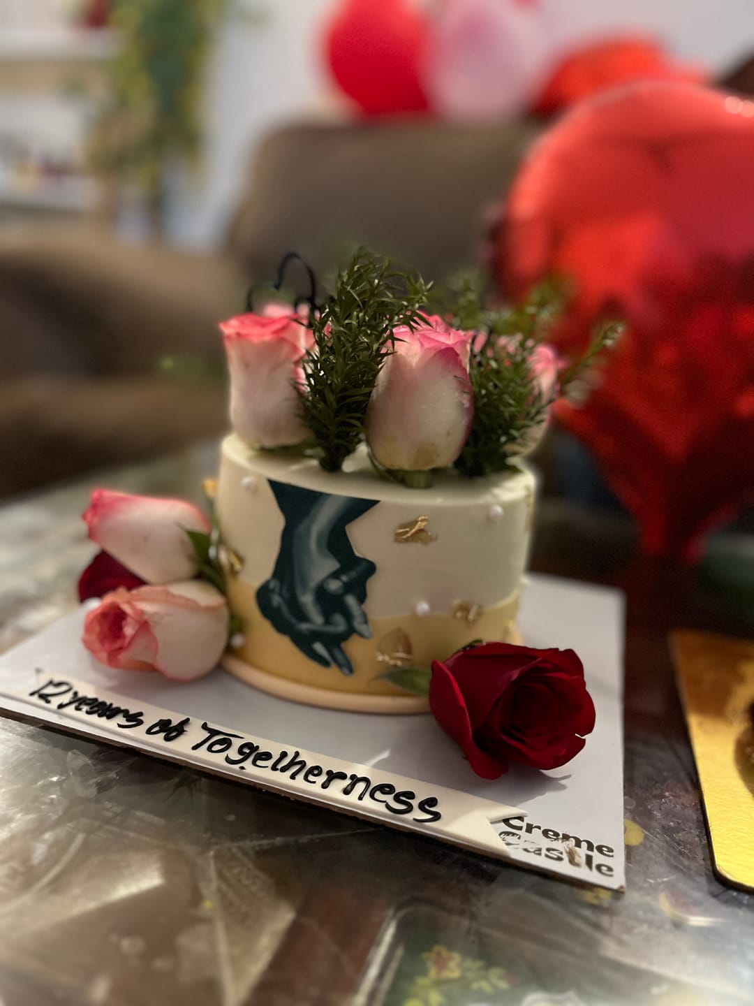 Customer photo review of Floral Hand in Hand Cake