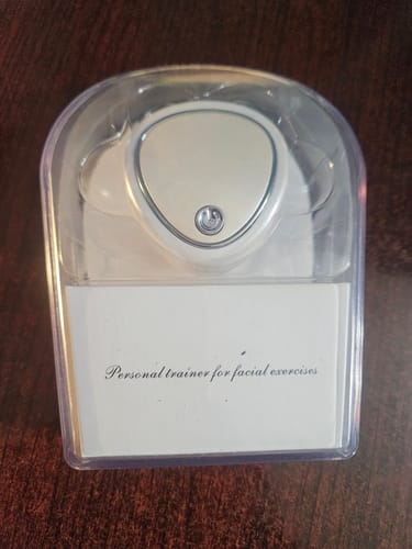 Customer photo review of Skinsonic™ facial massage tool