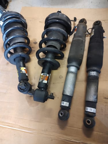 Customer photo review of 2015-2020 Chevrolet Tahoe Magnetic Struts 4 Wheel OE Replacement Kit (GC94F)