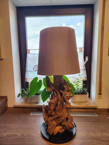 Customer photo review of Wurzelholz Tischlampe IKAL Höhe 82 cm inkl. Lampenschirm