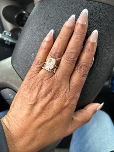 Customer photo review of Louily Crushed Ice Cushion Cut 3PC Wedding Ring Set