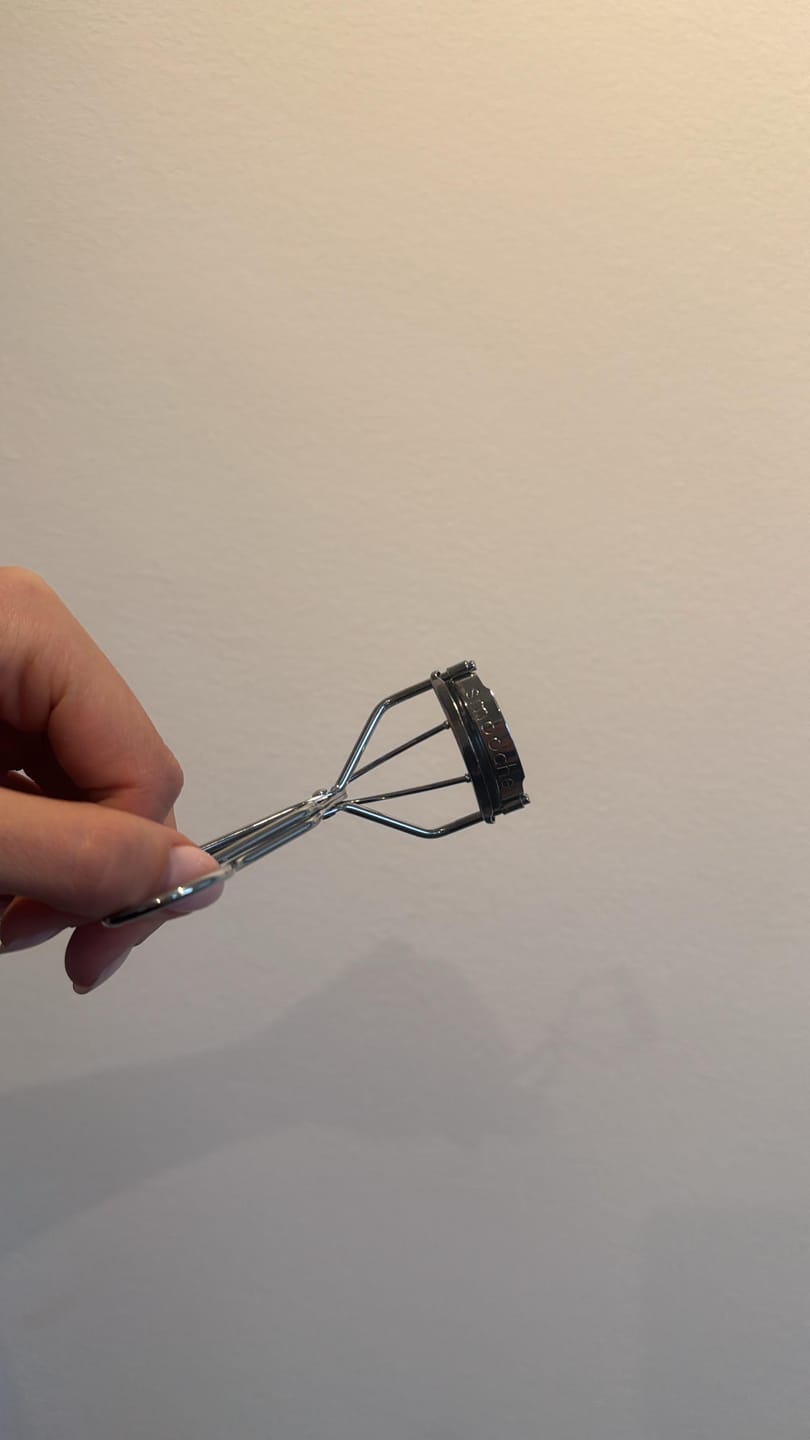Customer photo review of Eyelash Curler