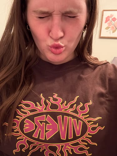Customer photo review of Gift Shop T-Shirt Brown