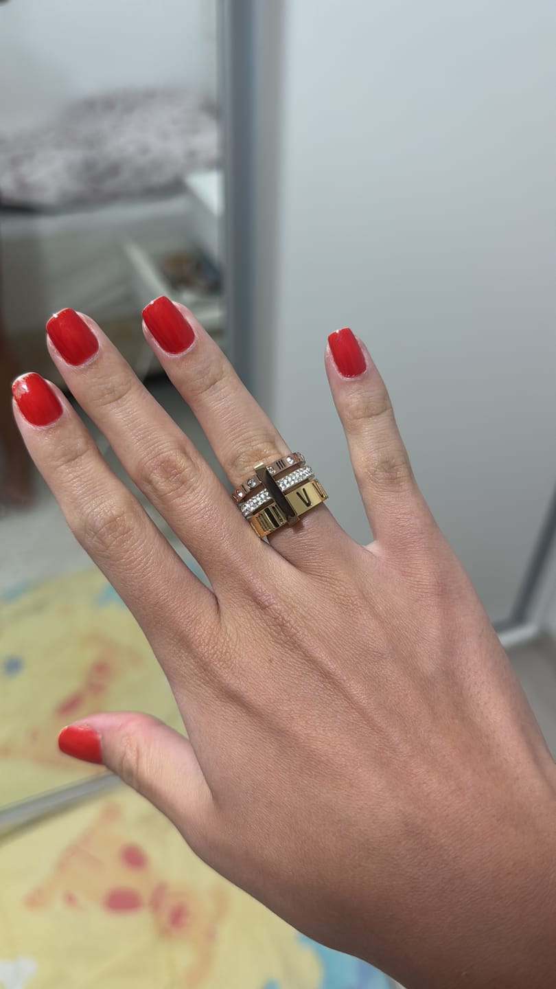 Customer photo review of Anel Triplo Momentos Banhado em Ouro 18k