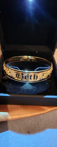 Customer photo review of 15mm Kamea Heirloom Personalized Bangle