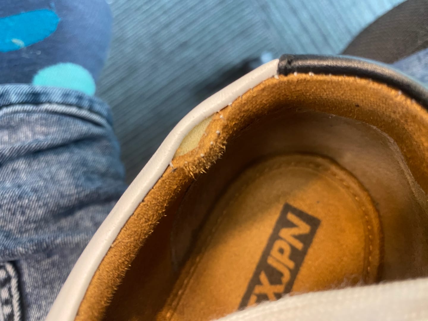 Customer photo review of HTXJPN Gunma White Sneakers