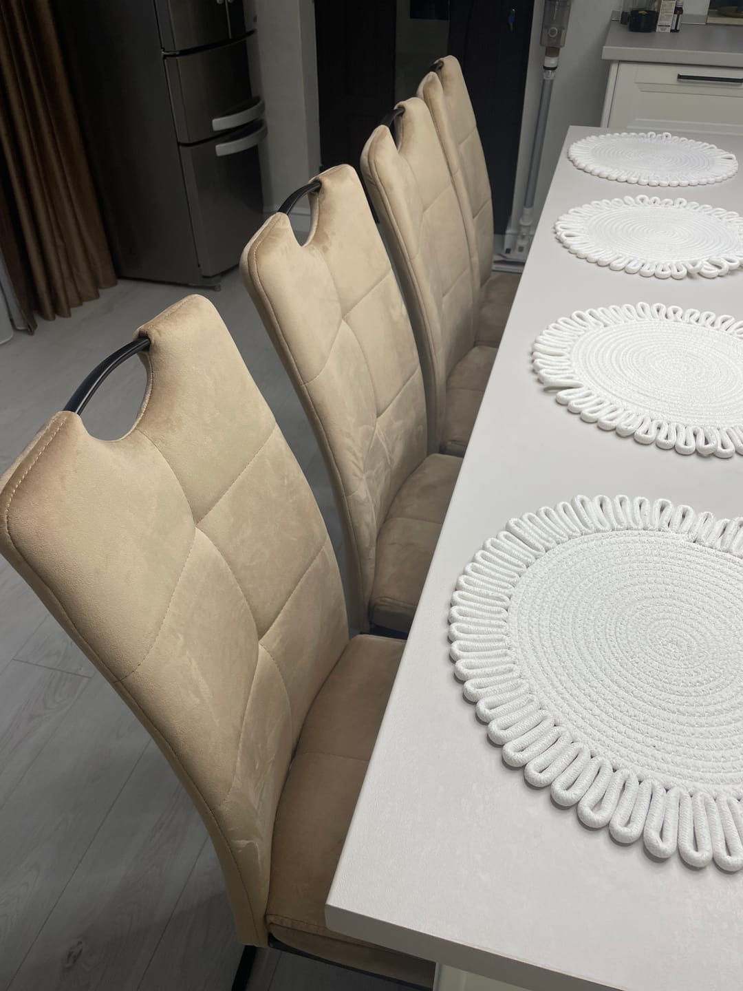 Customer photo review of Scaun AXO, bej/negru, stofa catifelata/metal, 43x47x101 cm