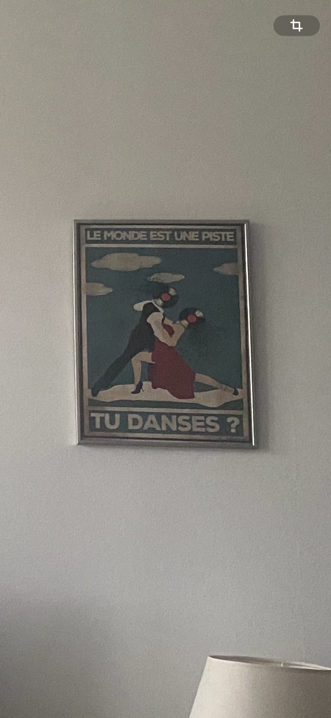 Customer photo review of Le monde est une piste, tu danses?