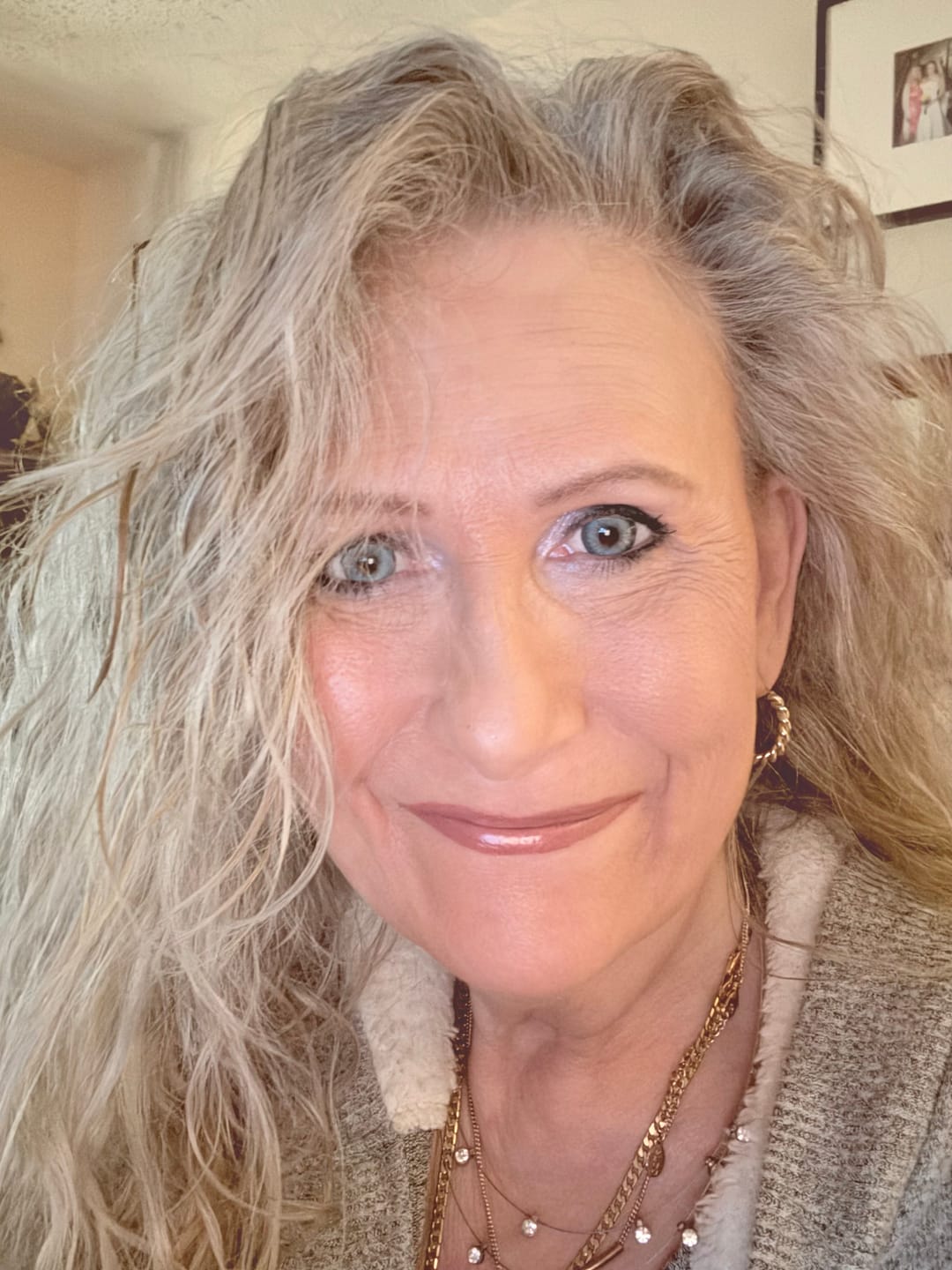 Customer photo review of Aine Swan Lake Blue Prescription Colored Contact Lenses