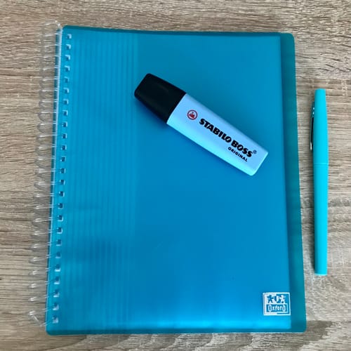 Avis photo d'un client sur OXFORD Protège-Documents à spirale School Life A5 # 80 vues / 40 pochettes - Bleu