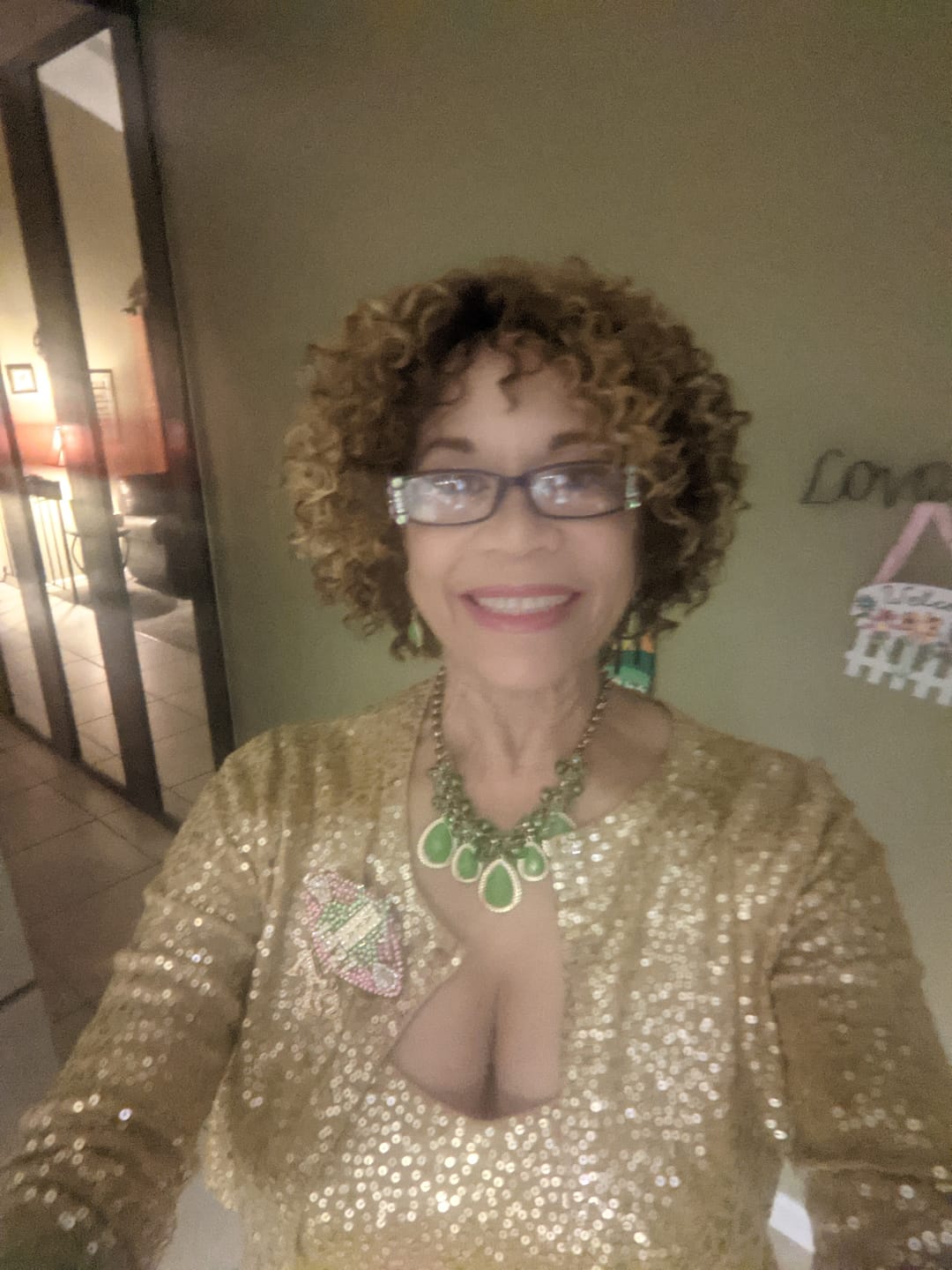 Customer photo review of Its a Wig Puffy