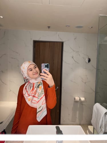 Customer photo review of Berangan Square (Bubblegum)