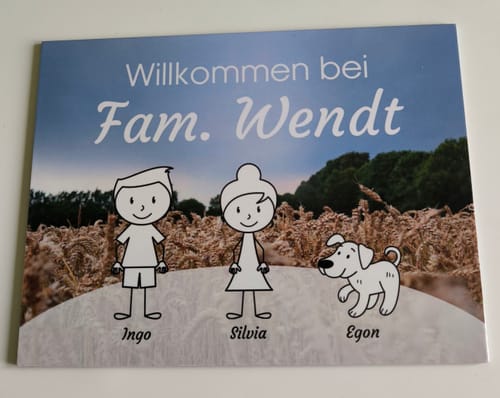 Customer photo review of Familien Türschild (UV- und wetterfest) inkl. Klebebefestigung