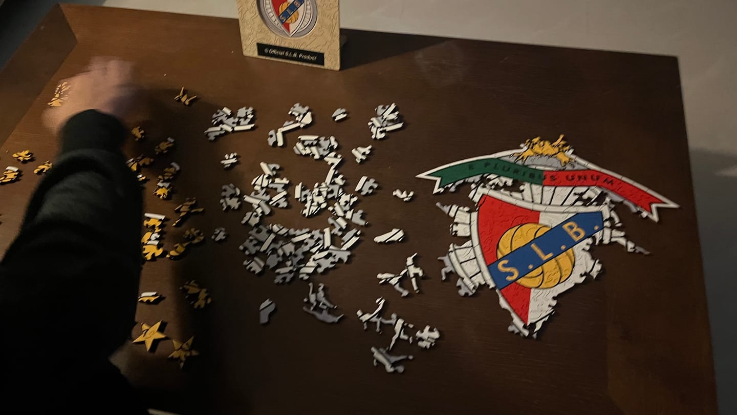 Customer photo review of SL Benfica® Logo - Wooden Puzzle