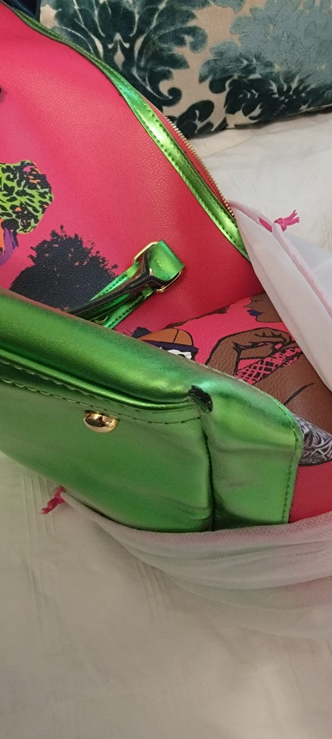 Customer photo review of Squad Travel Bag Wicked Pink