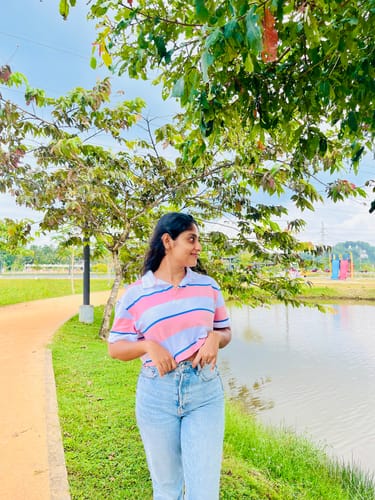 Customer photo review of Peachy Skyline Oversize Crop Tee