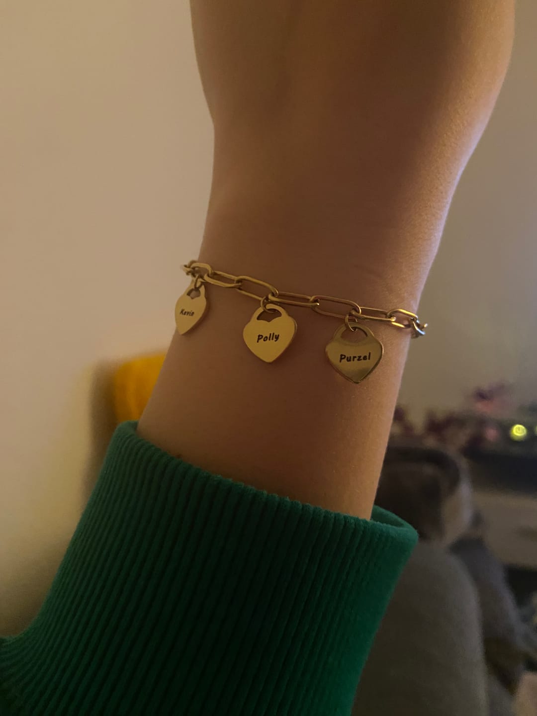 Customer photo review of Armband mit personalisierten Herzanhängern