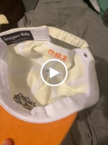 Customer video review of Giants Retro Lid