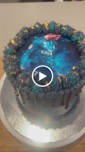 Customer video review of 20 cm Pre-cut Circle Custom Edible Icing Image
