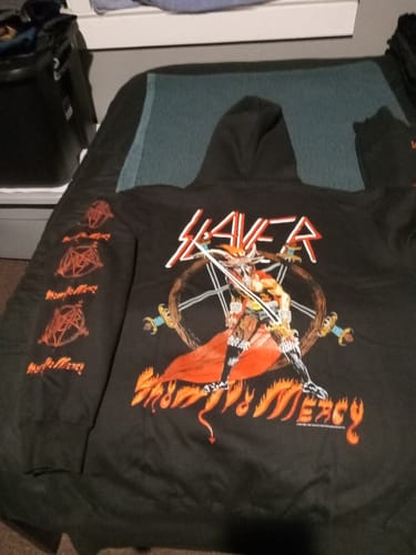 Customer photo review of Slayer - Show No Mercy - Pullover Hoodie