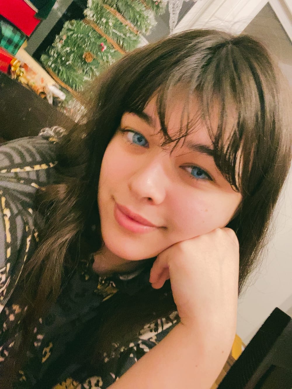 Customer photo review of New York Blue Prescription Colored Contact Lenses