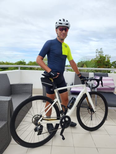 Customer photo review of Strym Cycling Helmet