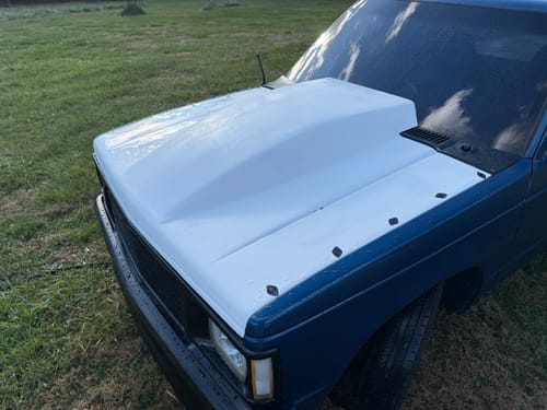 Customer photo review of Motion Raceworks 1982-93 S10/Sonoma/Blazer Dzus Hood Rails (38.75") (Black Anodized)