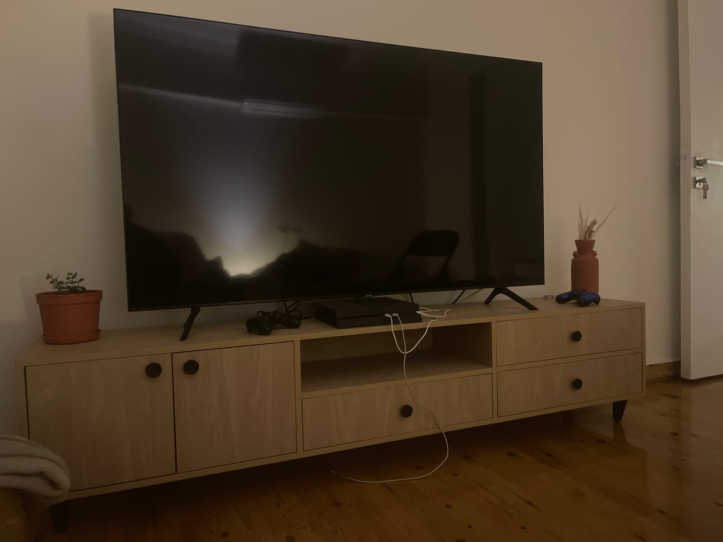 Customer photo review of Bendita TV Unit