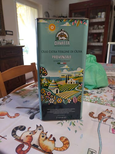Customer photo review of Olio di Oliva che non pizzica in gola Latta da 5 litri  in offerta