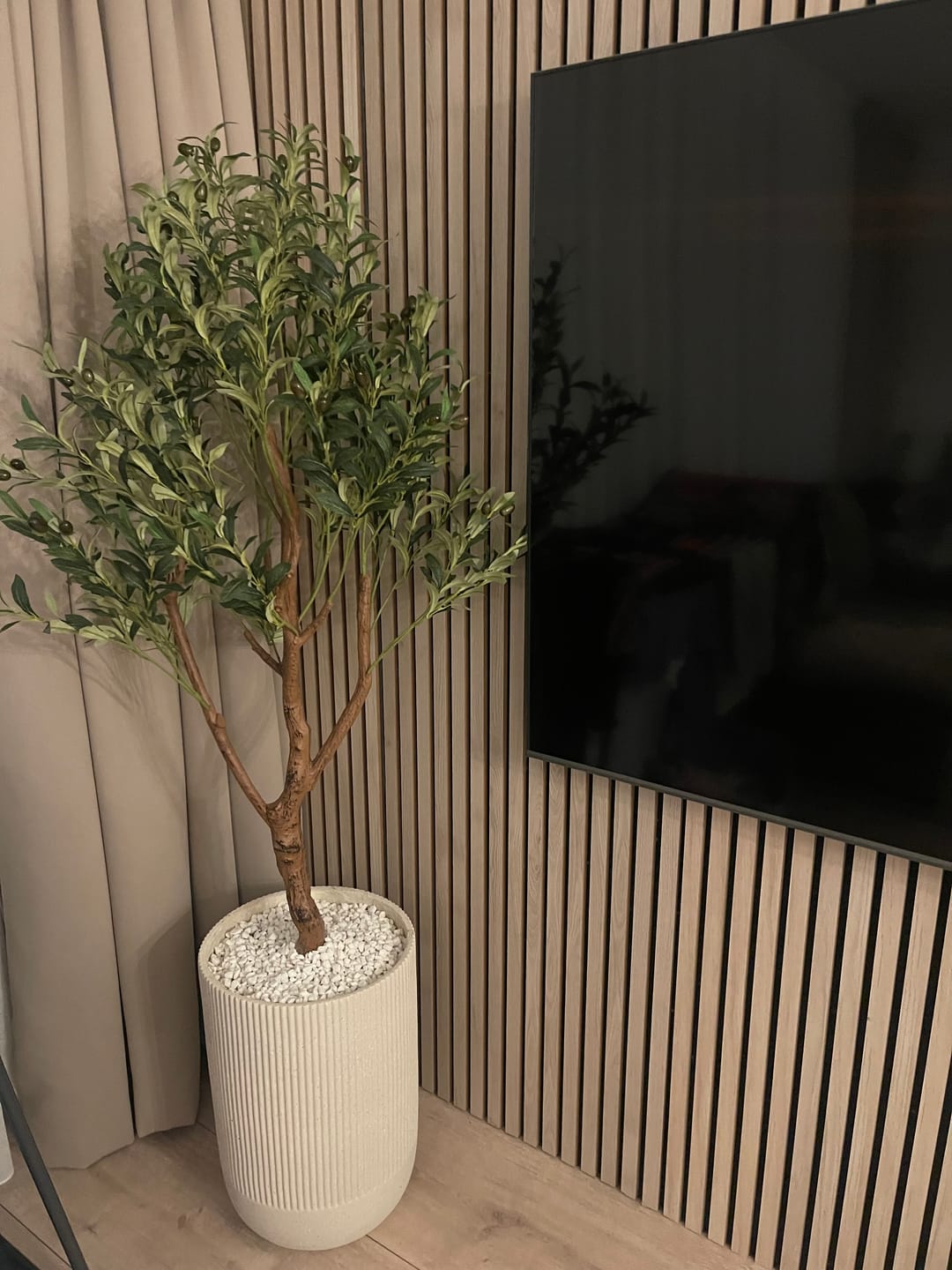 Customer photo review of Kunst Olijfboom 150cm (lichte stam)