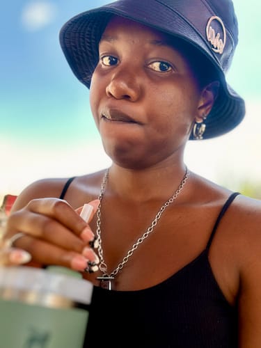 Customer photo review of Black Billy Bucket Hat