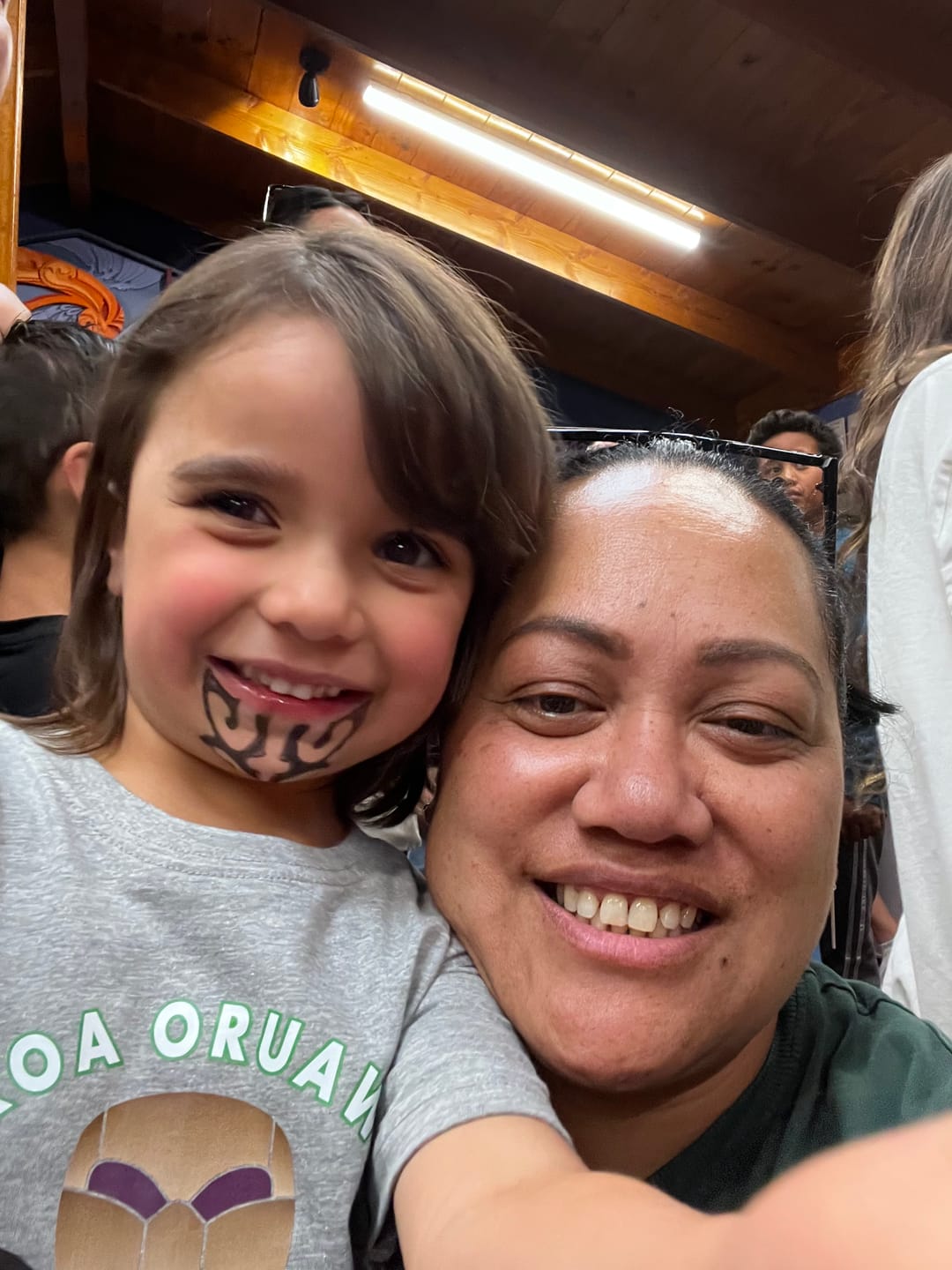 Customer photo review of Beautiful Tui Bird Maori Feather Korowai