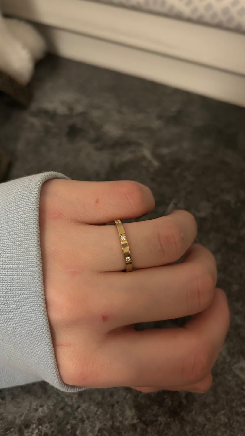 Customer photo review of Lola Ring | 18K vergoldet