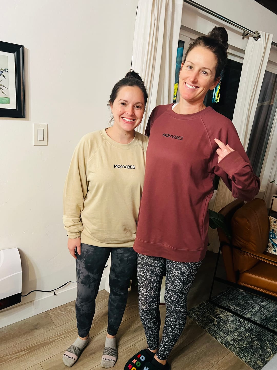 Customer photo review of MomVibes Pull Over Crew Neck Sweatshirt