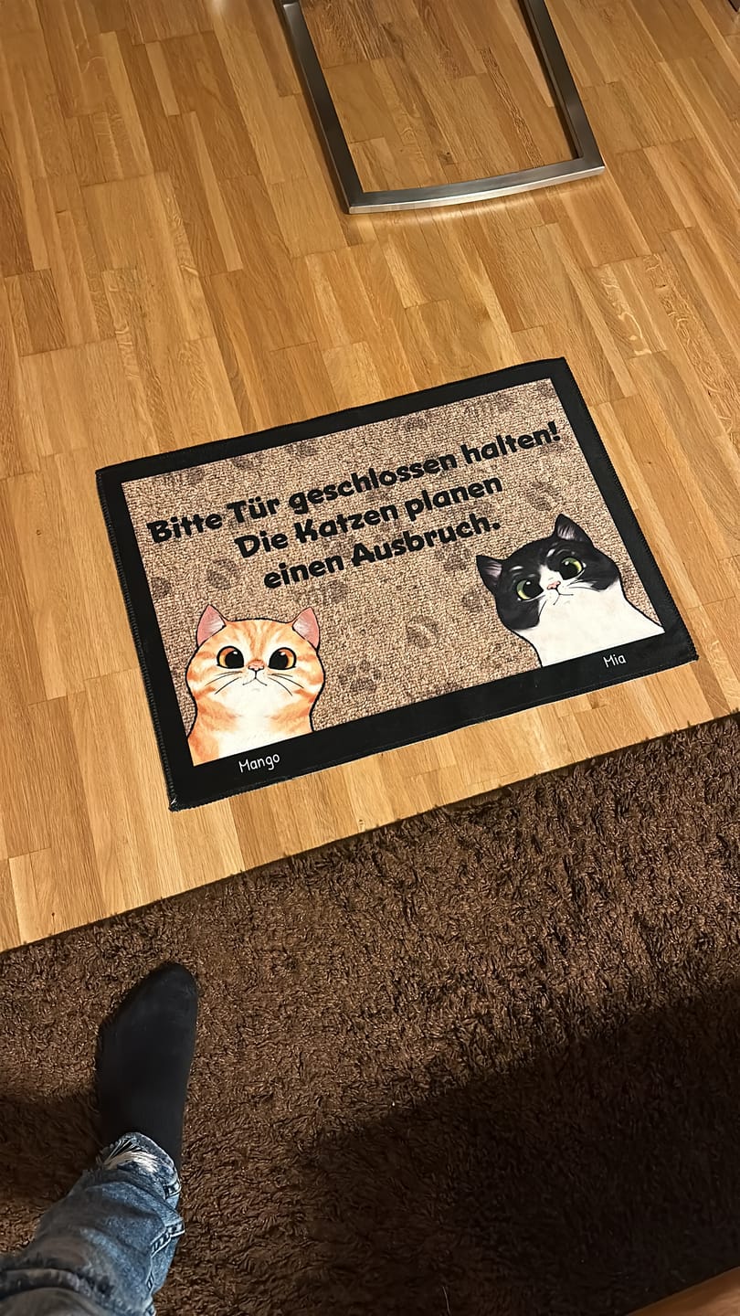 Customer photo review of Katzen planen einen Ausbruch - Individuelle Fußmatte