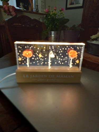 Customer photo review of Le Jardin de Mamie - Plaque LED acrylique personnalisée avec fleurs pour Maman et Mamie