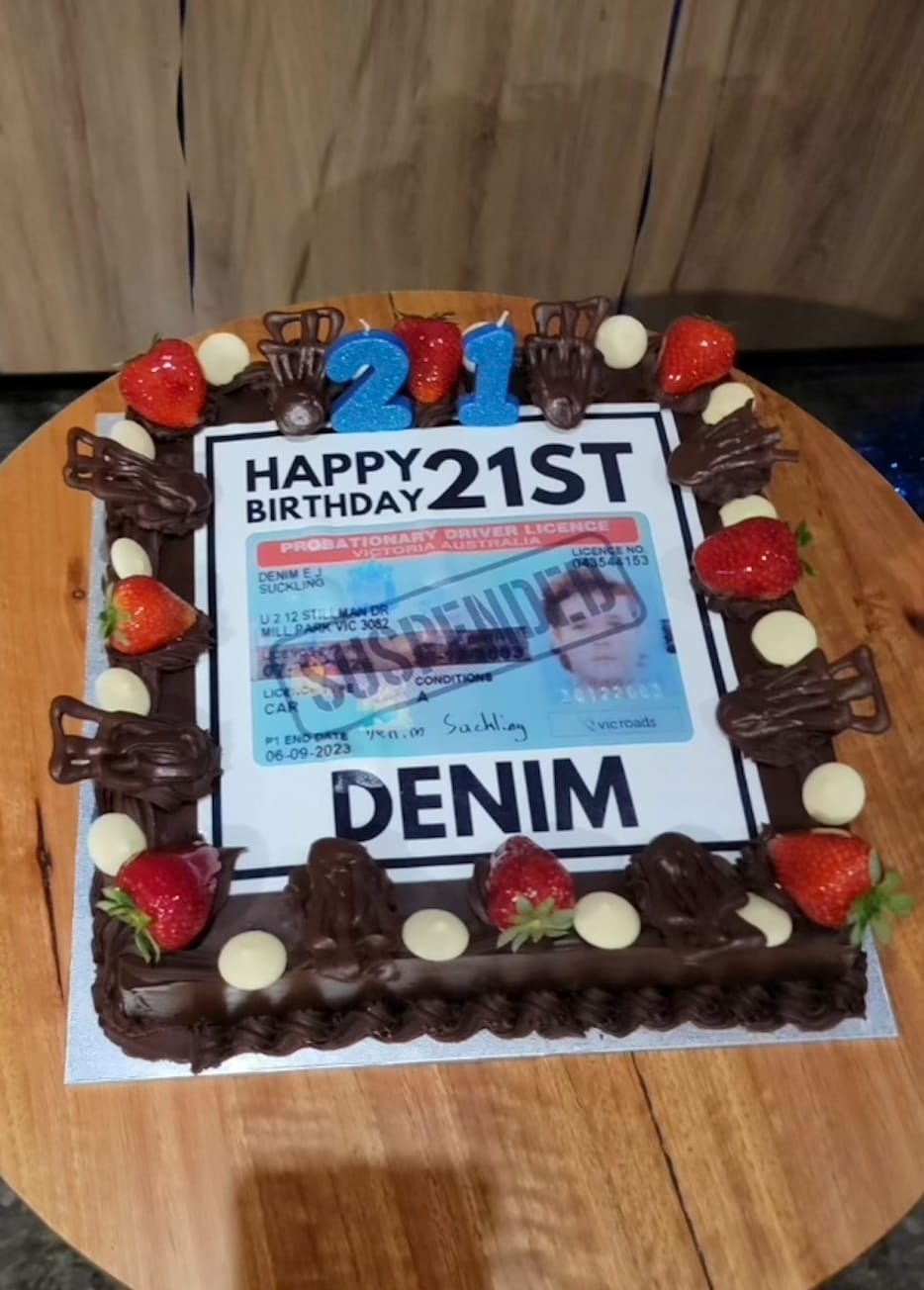 Customer photo review of 25cm x 25cm Square Custom Edible Icing Image