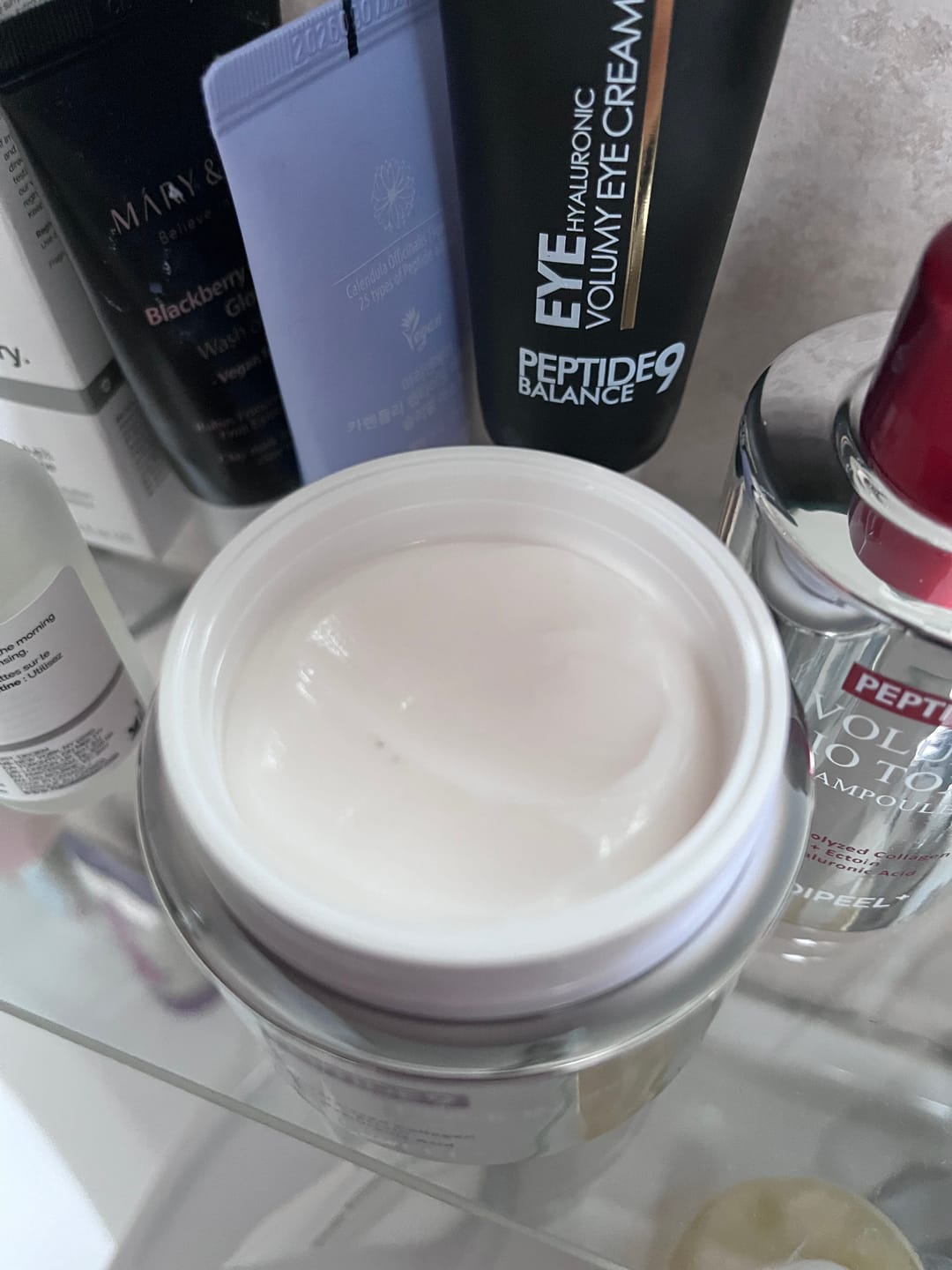 Customer photo review of Pretnovecošanas liftinga krēms ar peptīdiem Medi-Peel Peptide 9 Volume & Tension Tox Cream Pro