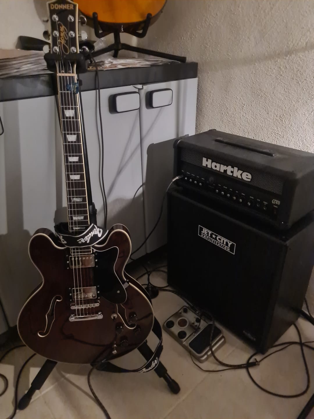 Customer photo review of Donner DJP-1000 Guitare Jazz Électrique