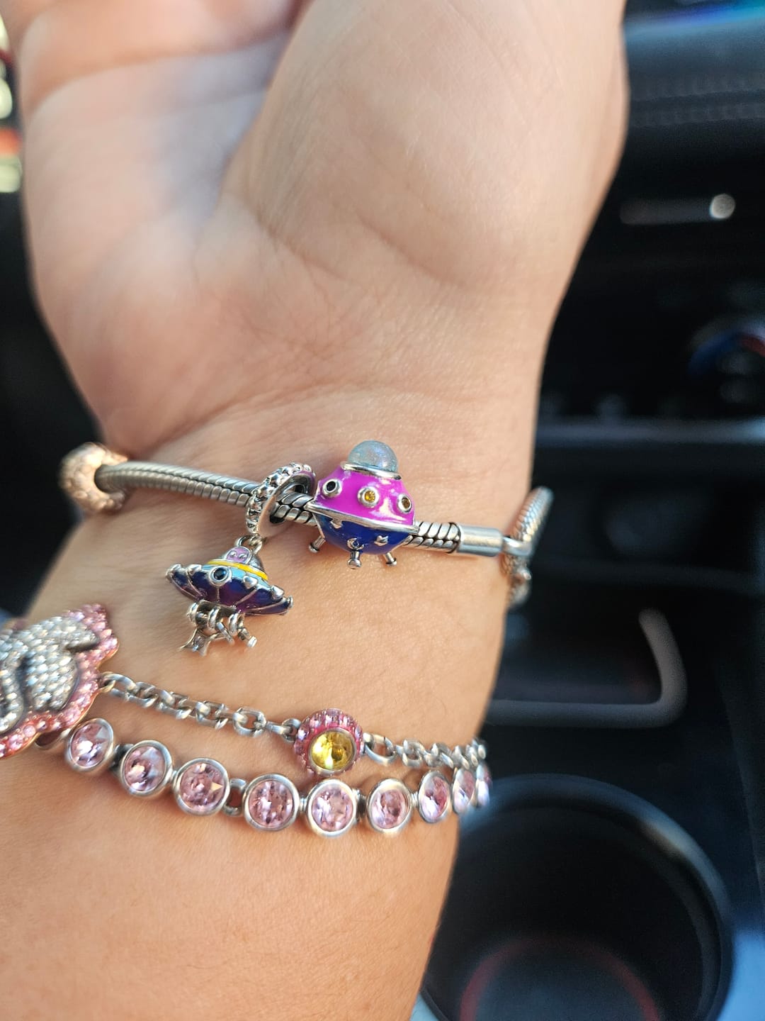 Customer photo review of Charm Nave Extraterrestre