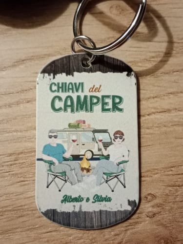 Customer photo review of Coppia in campeggio - Portachiavi personalizzato per coppie