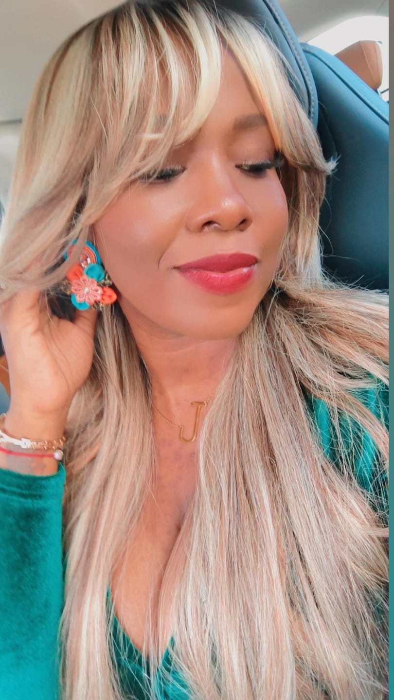 Customer photo review of Freetress Equal Synthetic Curtain Bang HD Lace Wig - BOMBSHELL