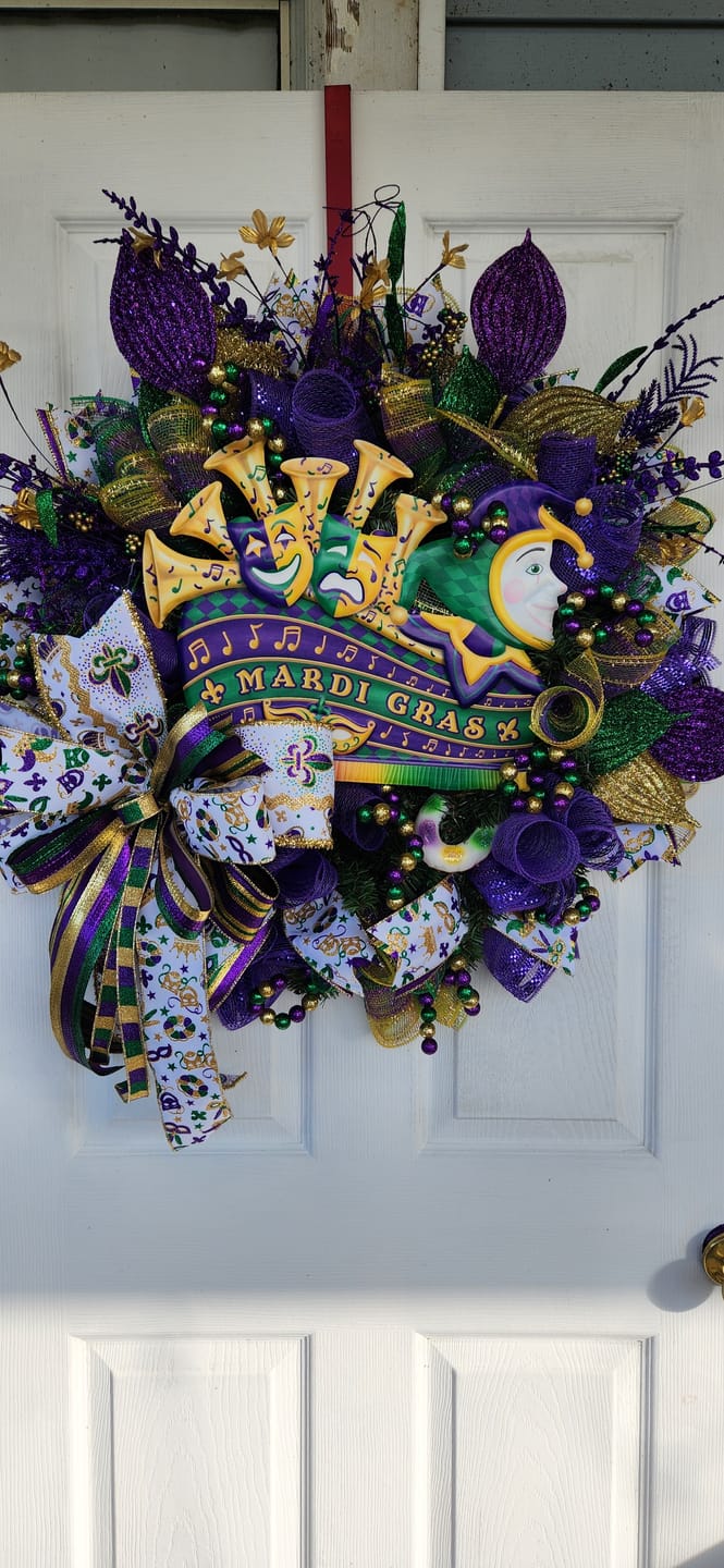 Customer photo review of 5/8"X10Yd Horizontal Glitter Stripes Mardi Gras RGF1617WY