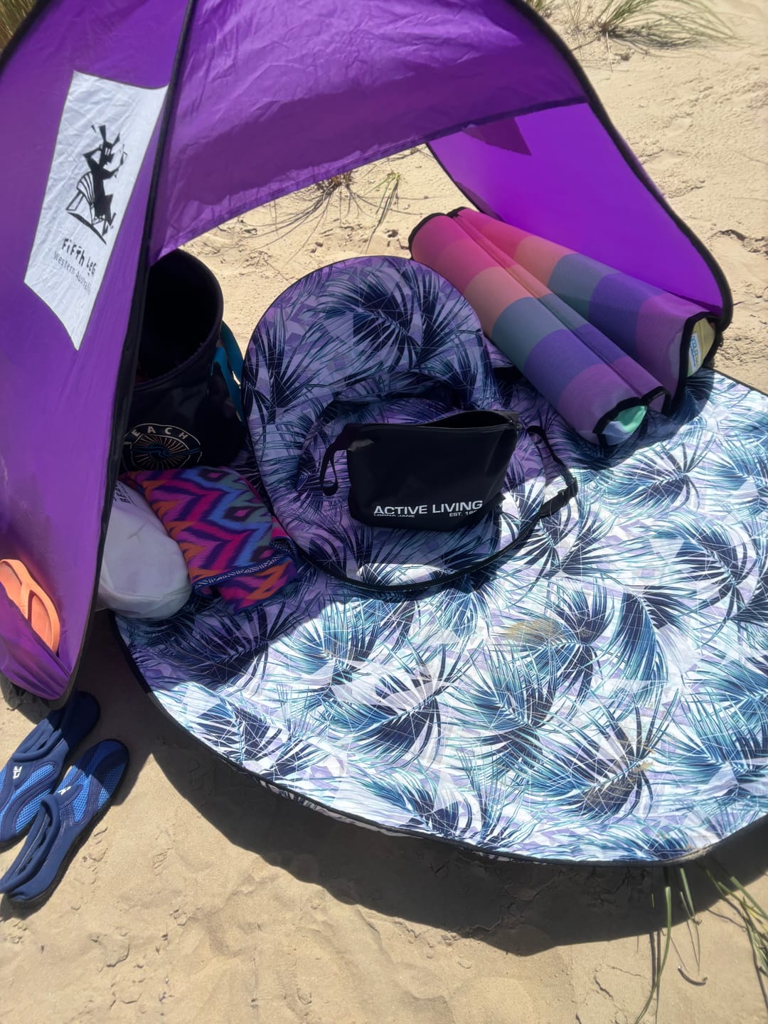 Customer photo review of Water Hammock - with attachable waterproof phone sleeve and inflatable drink holder - GR.