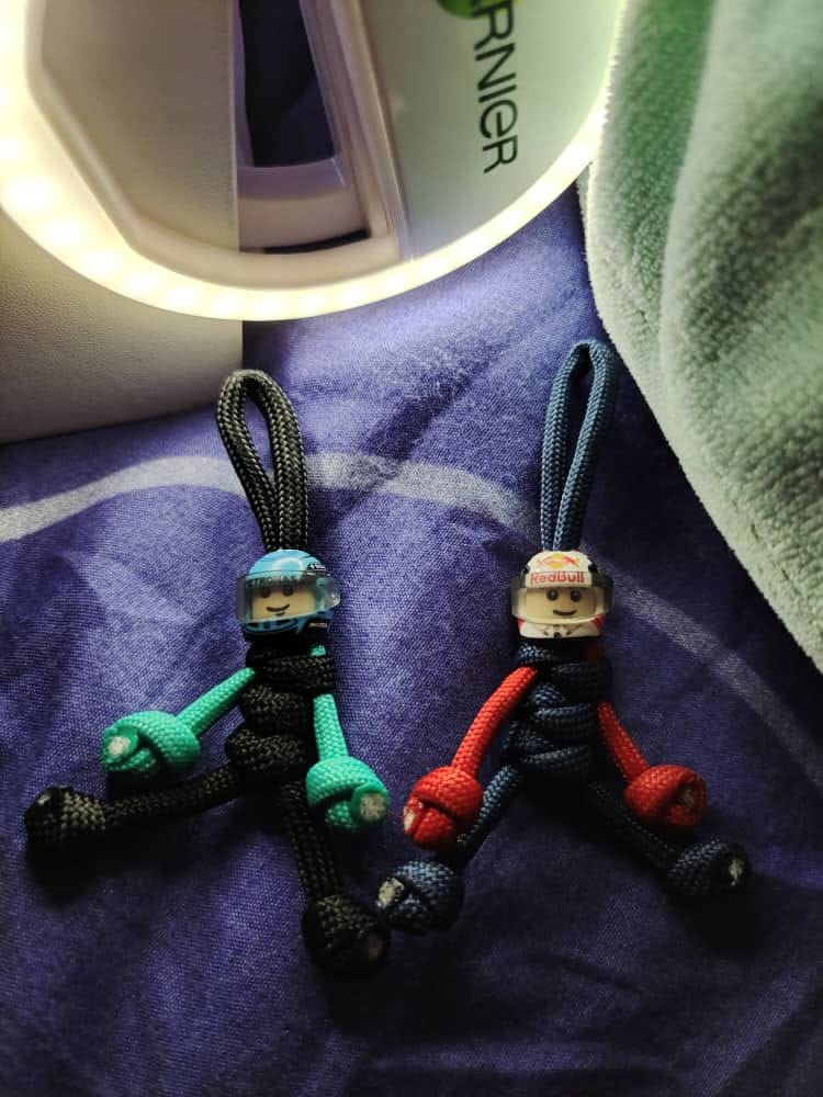 Customer photo review of Limited Edition George Russell Racing Paracord Buddy Keychain