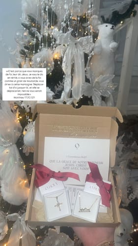 Customer photo review of Collier croix MIRACLE