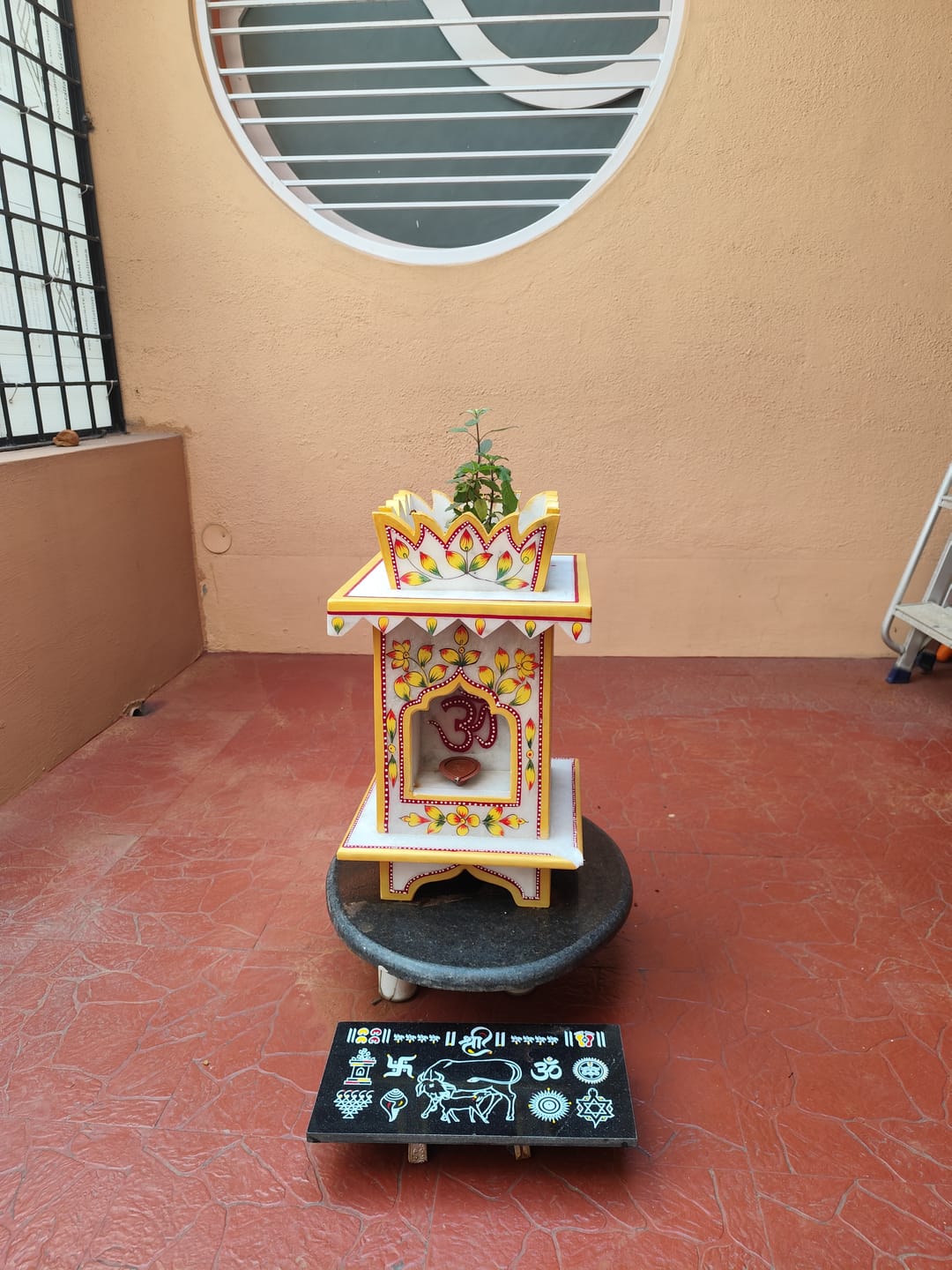 Customer photo review of Marble Tulsi Pot, Traditional Painting - Handicraft Bazaar